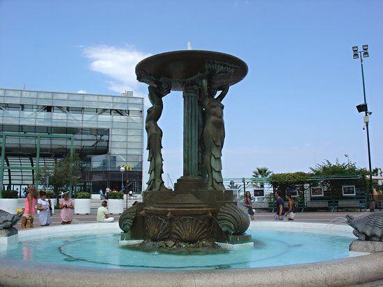 Fontana delle Sirene